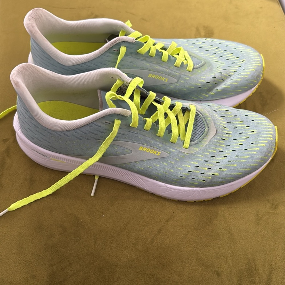 Brooks sneakers